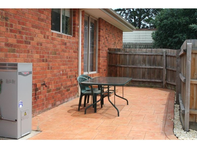 2/1 Athol  Court, Langwarrin VIC 3910