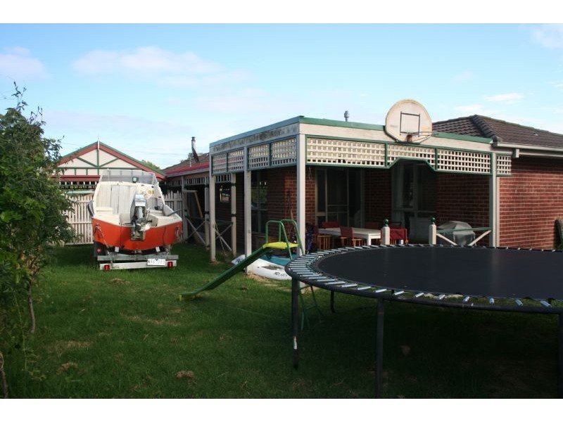 8 Tremaine, Carrum Downs VIC 3201