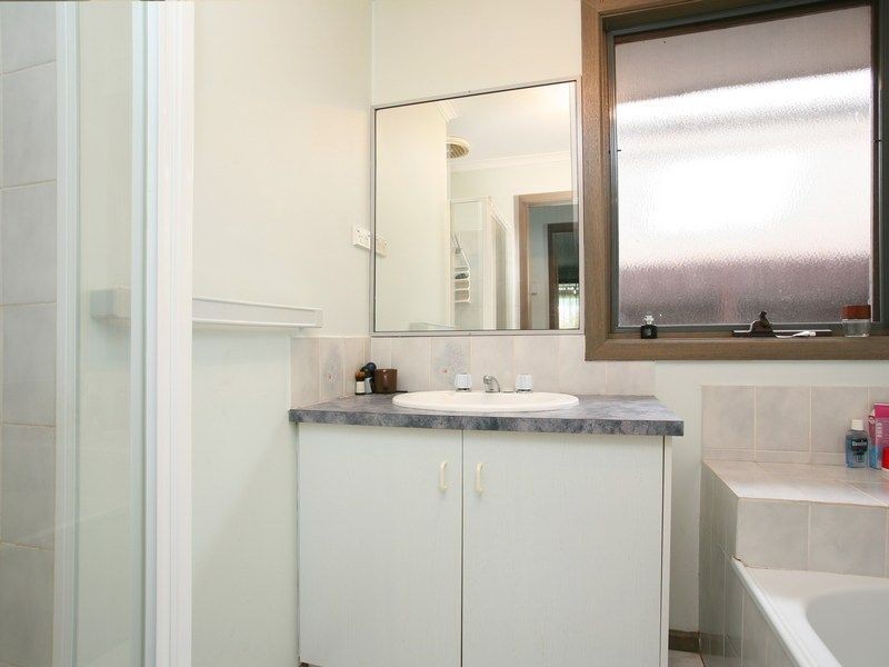 194 Hall Road, Carrum Downs VIC 3201