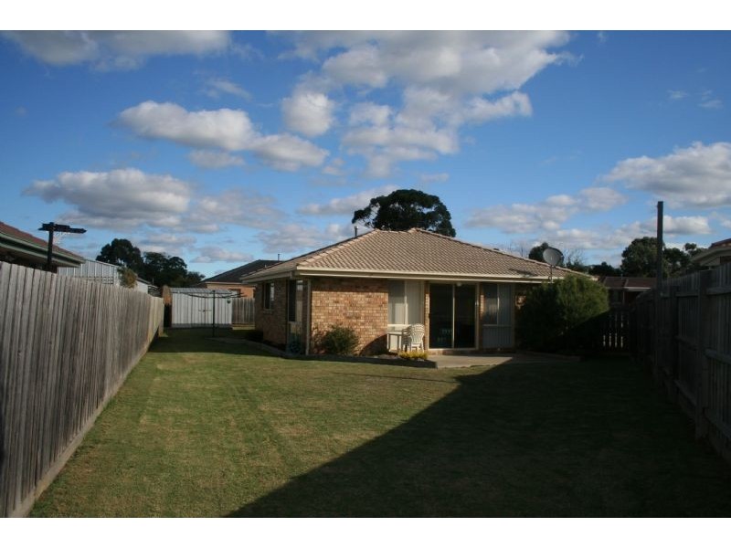 4 Elpara Place, Skye VIC 3977