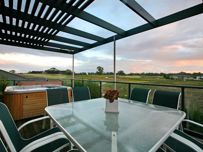 10 Barton Drive, Sandhurst VIC 3977