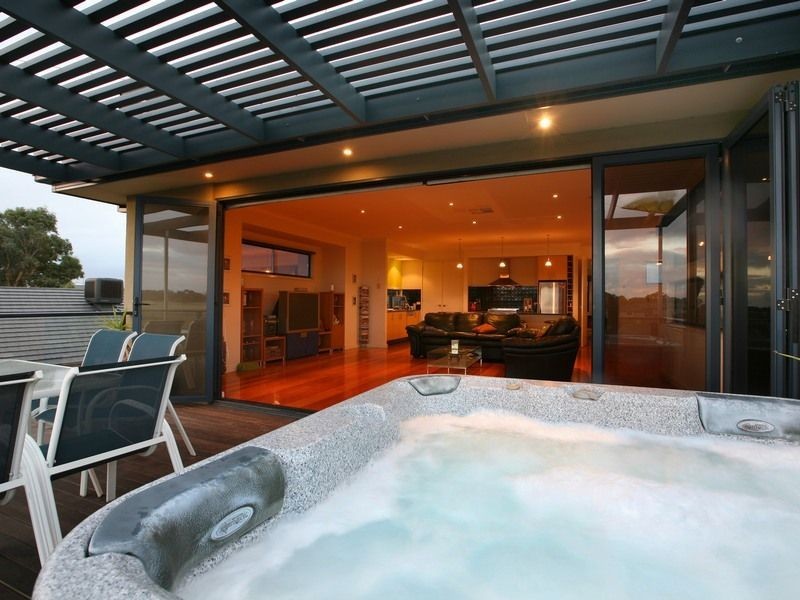 10 Barton Drive, Sandhurst VIC 3977