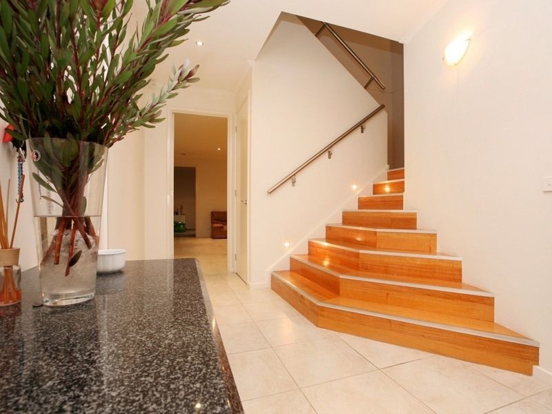 10 Barton Drive, Sandhurst VIC 3977