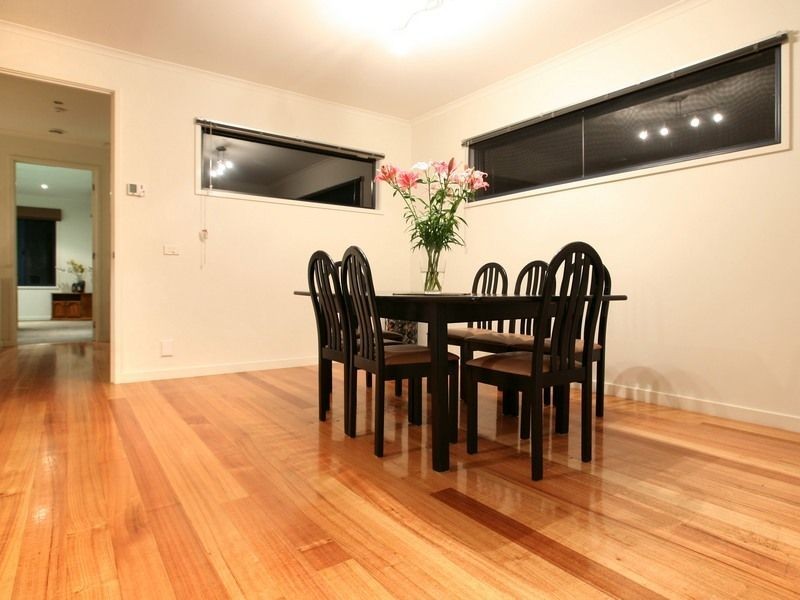 10 Barton Drive, Sandhurst VIC 3977