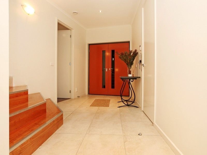 10 Barton Drive, Sandhurst VIC 3977