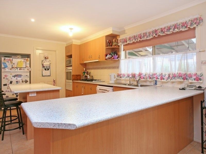 40 Lats Avenue, Carrum Downs VIC 3201