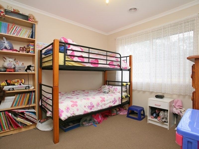 40 Lats Avenue, Carrum Downs VIC 3201