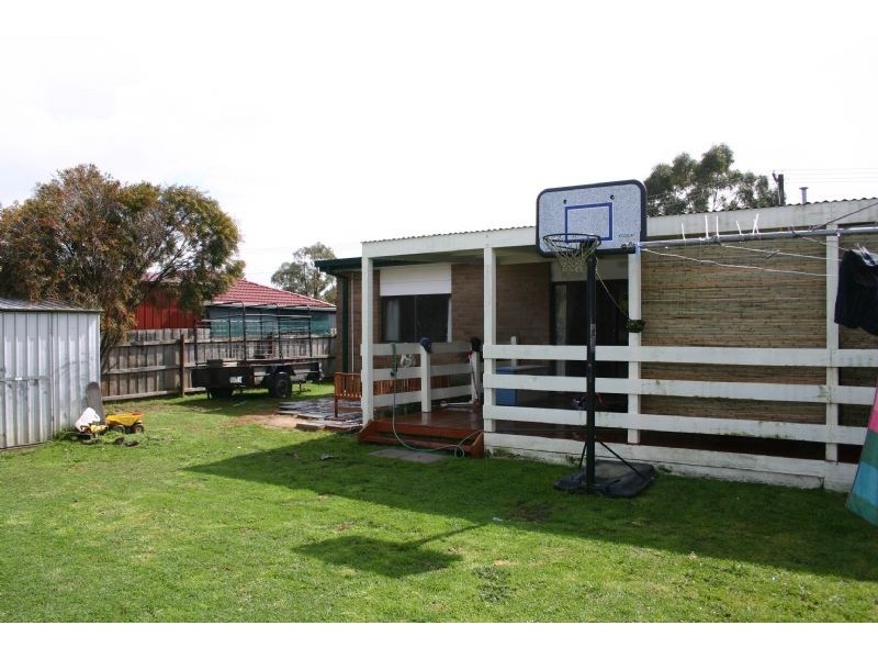 10 Honeyeater Place, Carrum Downs VIC 3201