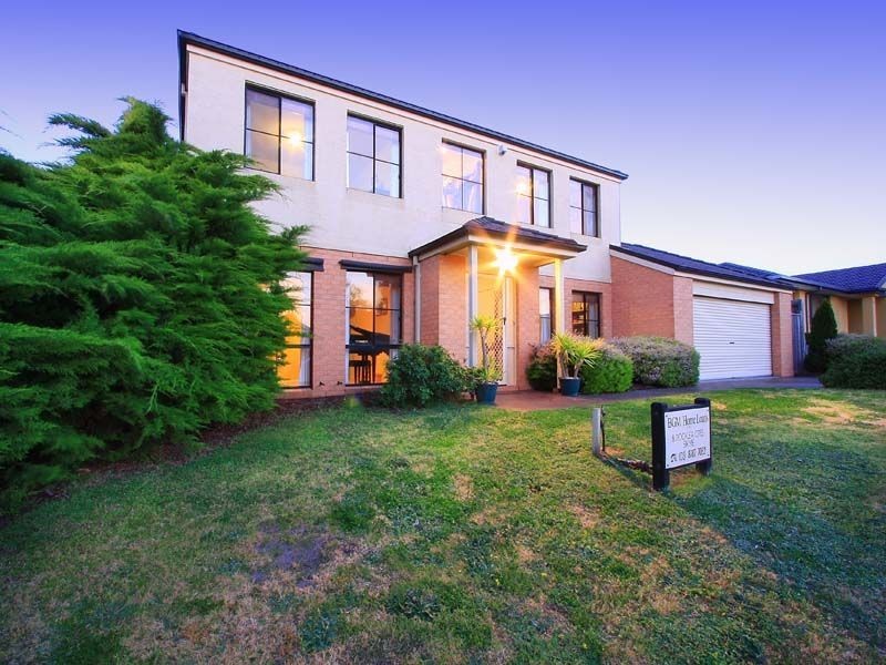 8 Rocklea Crescent, Skye VIC 3977