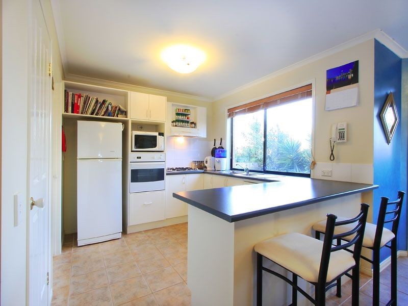 8 Rocklea Crescent, Skye VIC 3977