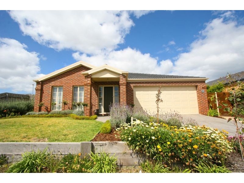 56 Clifton Park Drive, Carrum Downs VIC 3201