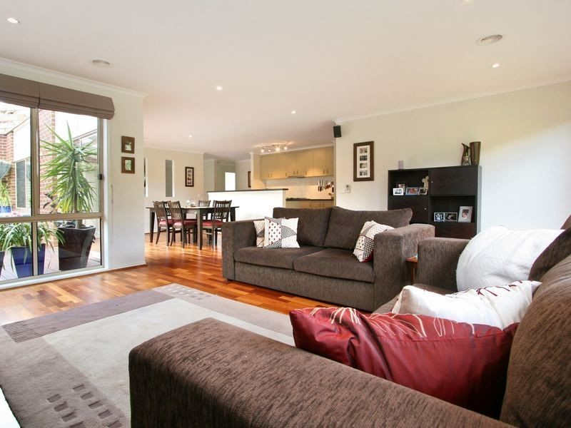 56 Clifton Park Drive, Carrum Downs VIC 3201
