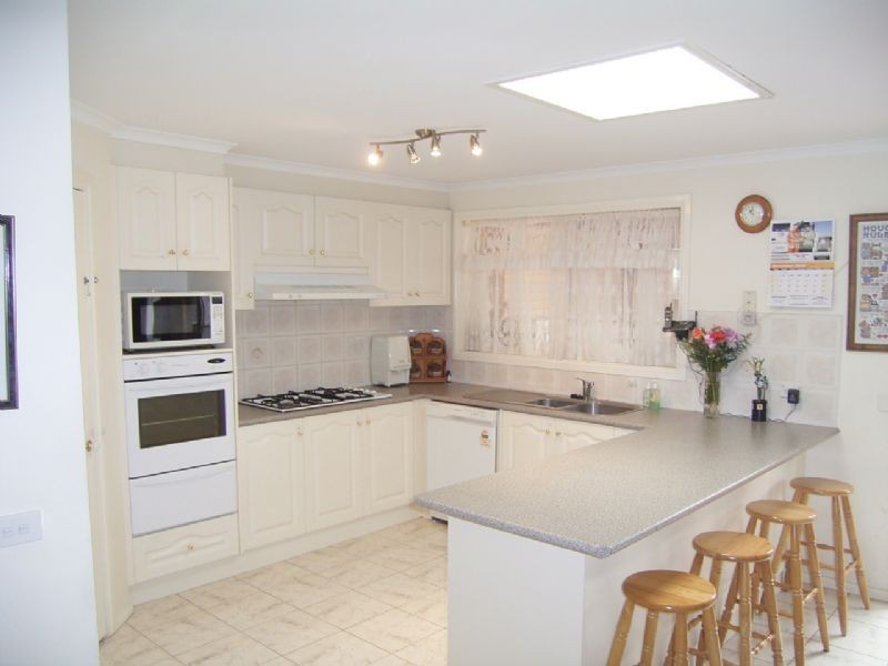 14 Fernwren Place, Carrum Downs VIC 3201