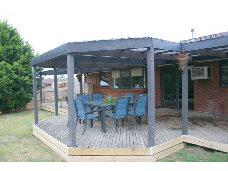 19 Pardalote Avenue, Carrum Downs VIC 3201