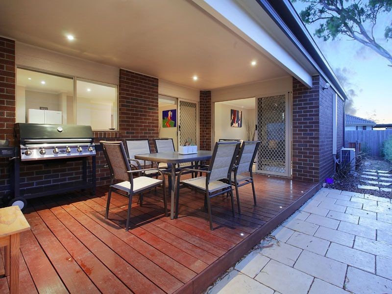 16 Narelle Court, Skye VIC 3977