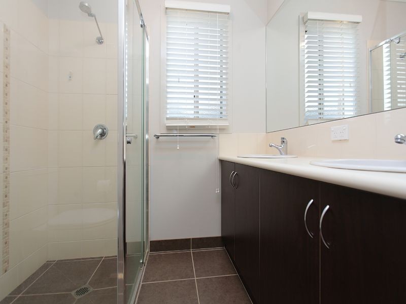 16 Narelle Court, Skye VIC 3977