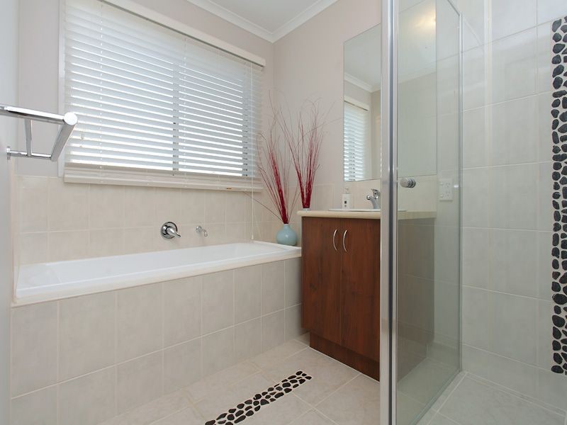 16 Narelle Court, Skye VIC 3977