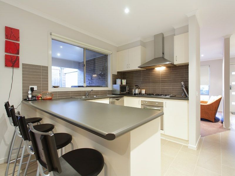 16 Narelle Court, Skye VIC 3977