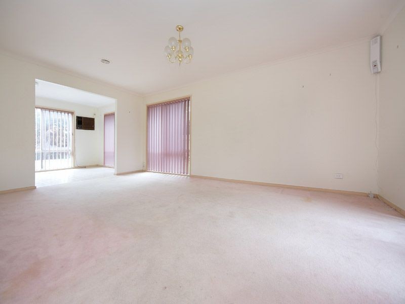 11 Pinewood Drive, Carrum Downs VIC 3201