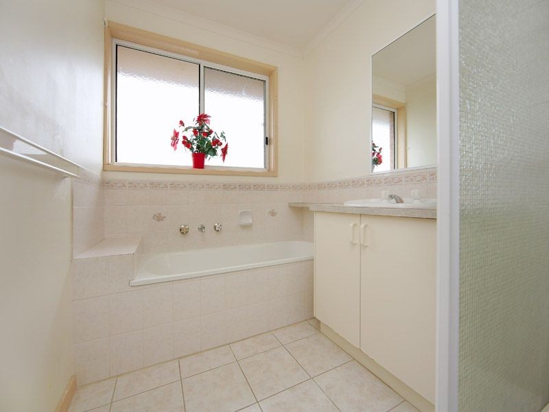11 Pinewood Drive, Carrum Downs VIC 3201