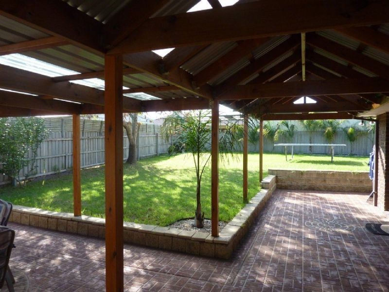 84 Greenwood Drive, Carrum Downs VIC 3201