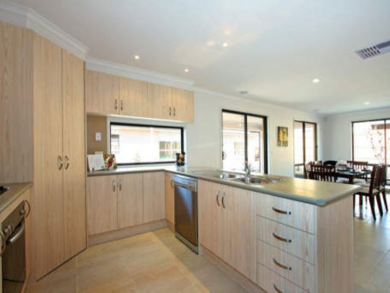 3 Trafford Road, Carrum Downs VIC 3201