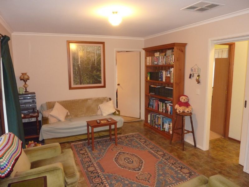 2 Village Close, Carrum Downs VIC 3201