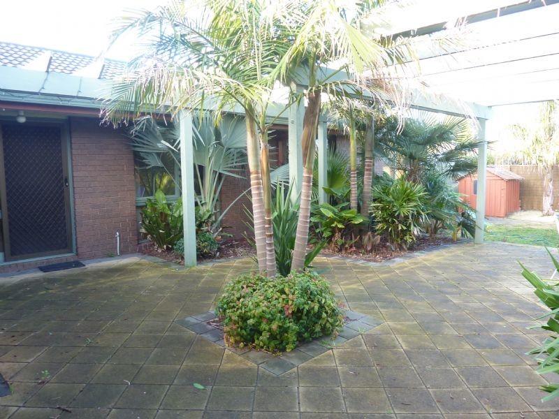 16 Firetail Court, Carrum Downs VIC 3201