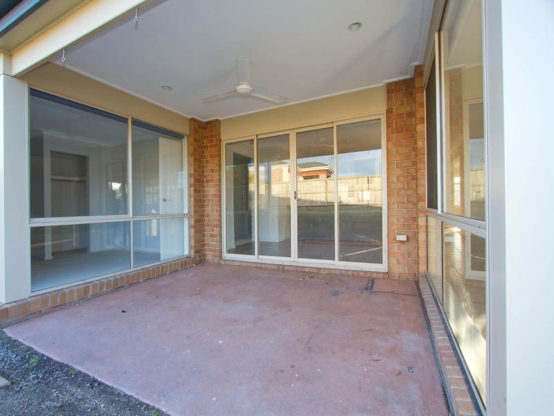 38 Clifton Grove, Carrum Downs VIC 3201