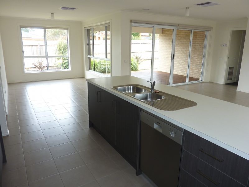 1 Trafford Road, Carrum Downs VIC 3201