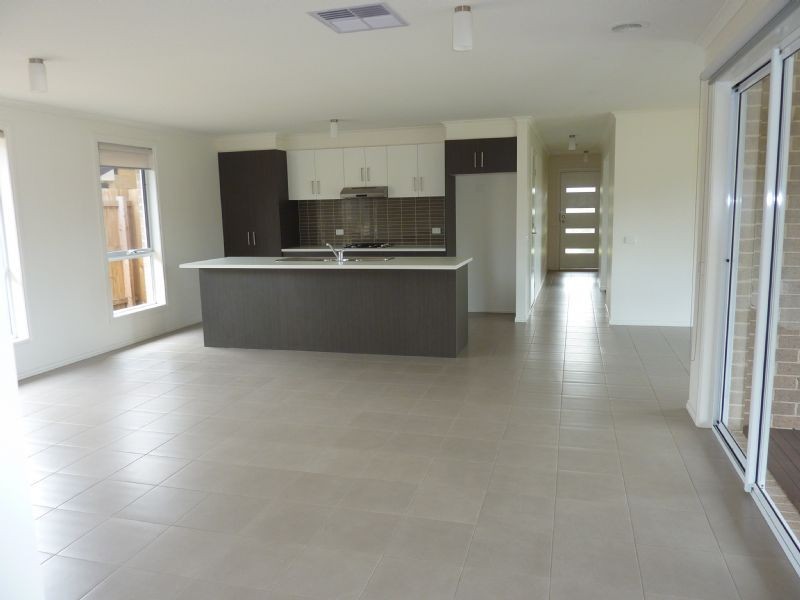 1 Trafford Road, Carrum Downs VIC 3201