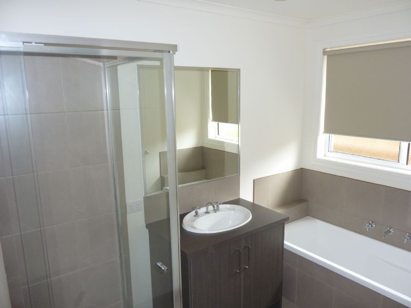 1 Trafford Road, Carrum Downs VIC 3201