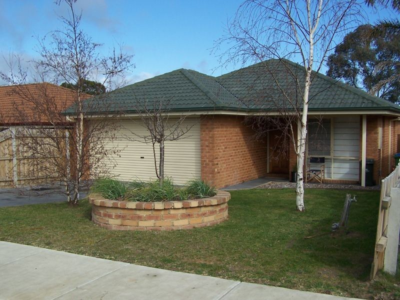 102A Clarendon Drive, Somerville VIC 3912