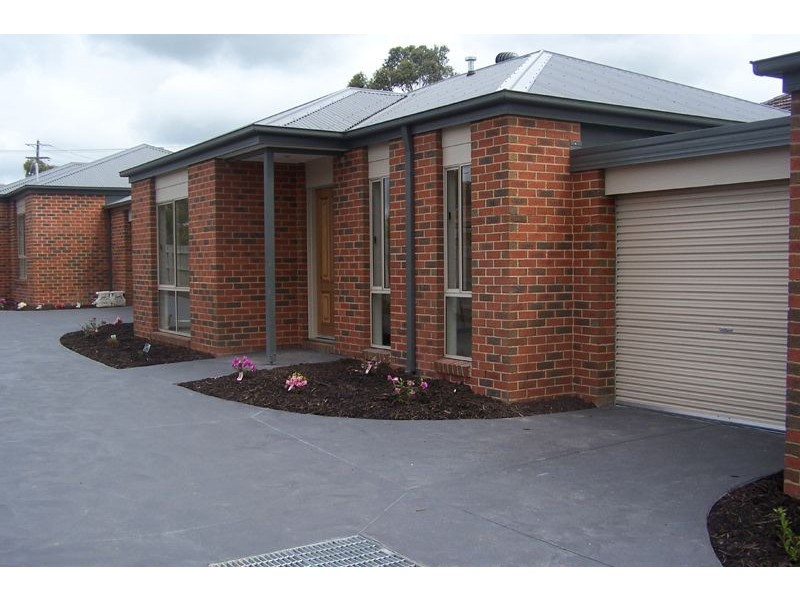 2/1 Foxwood Place, Somerville VIC 3912