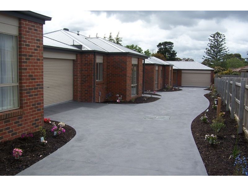 2/1 Foxwood Place, Somerville VIC 3912