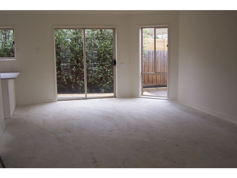 2/1 Foxwood Place, Somerville VIC 3912