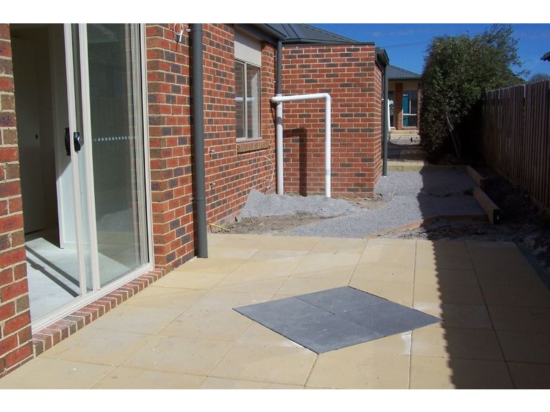 2/1 Foxwood Place, Somerville VIC 3912