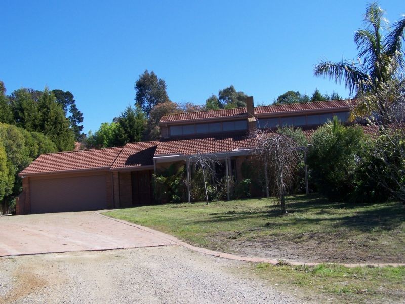 4 Crofters Hill Way, Somerville VIC 3912