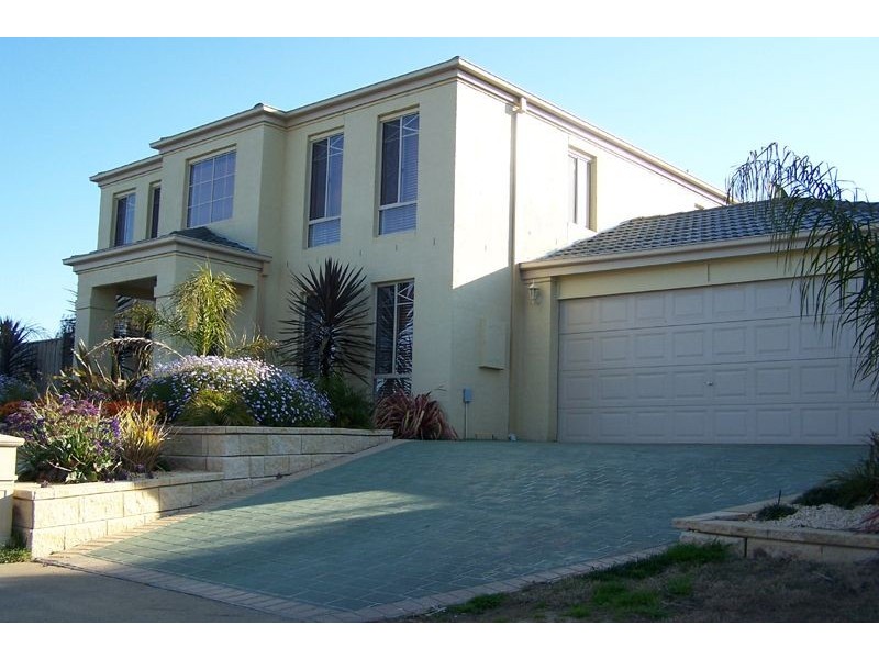 8 Petalnina Close, Somerville VIC 3912