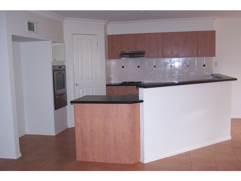 8 Petalnina Close, Somerville VIC 3912