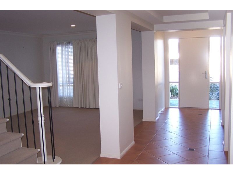 8 Petalnina Close, Somerville VIC 3912