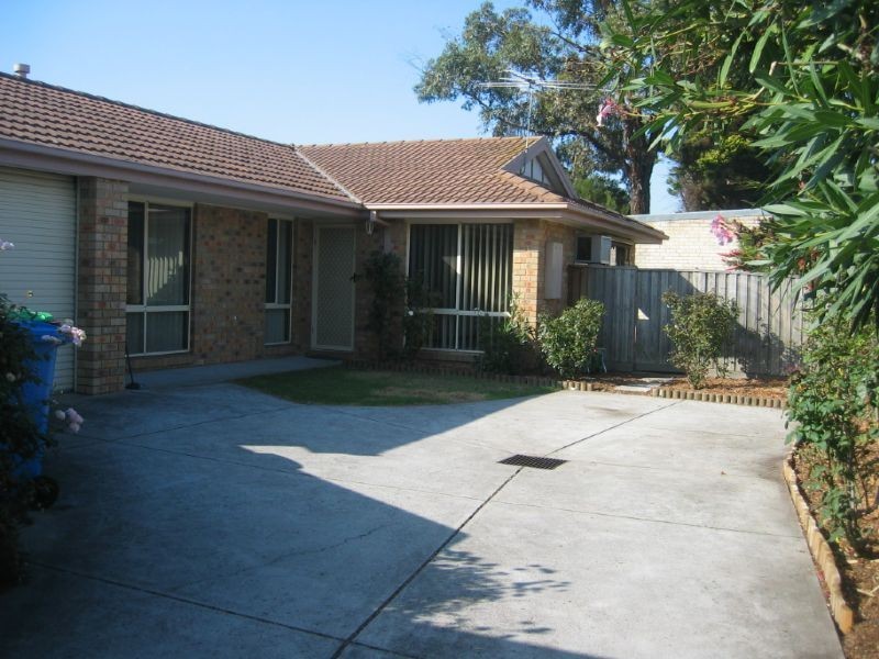 2/36 Cranbourne Drive, Cranbourne VIC 3977