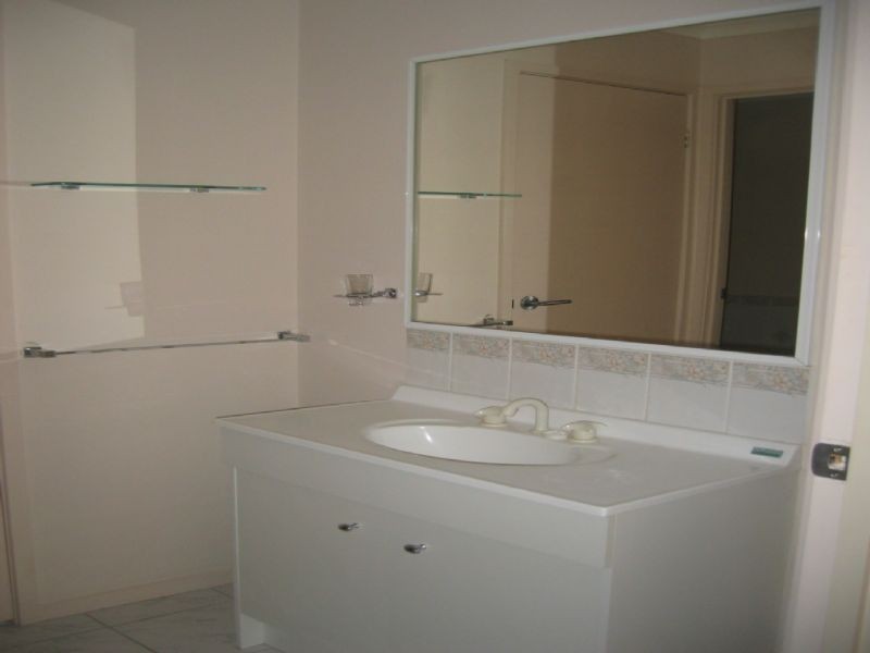 8 Howqua Place , Cranbourne VIC 3977