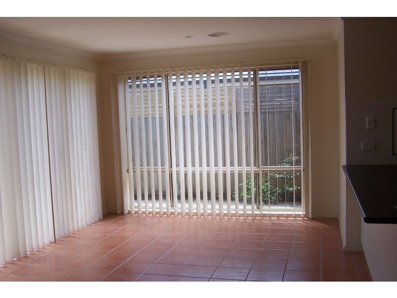 10/27 Eramosa Road, Somerville VIC 3912