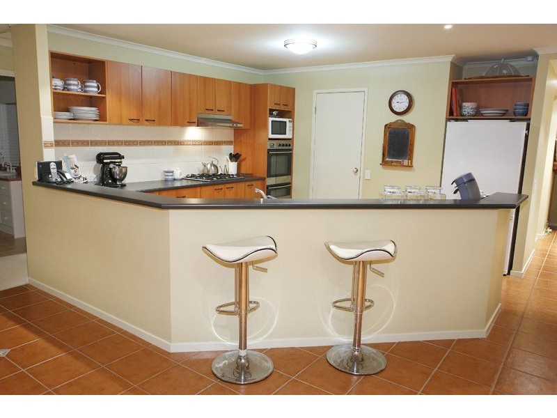 2 Stefan Court, Somerville VIC 3912