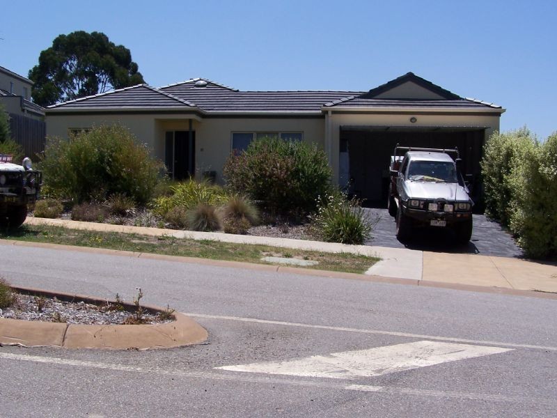 10/28-32 Ruby Joy Drive, Somerville VIC 3912