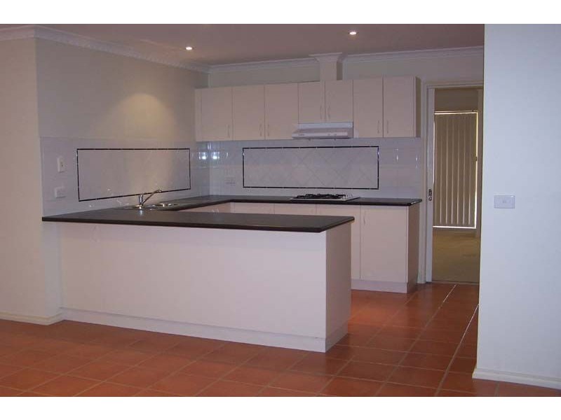 10/27 Eramosa Road East, Somerville VIC 3912