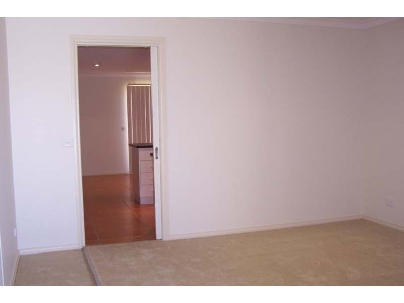 10/27 Eramosa Road East, Somerville VIC 3912