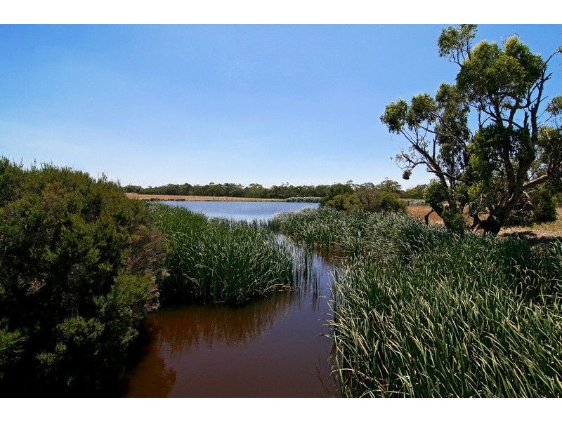 109 Tyabb Tooradin Rd, Somerville VIC 3912