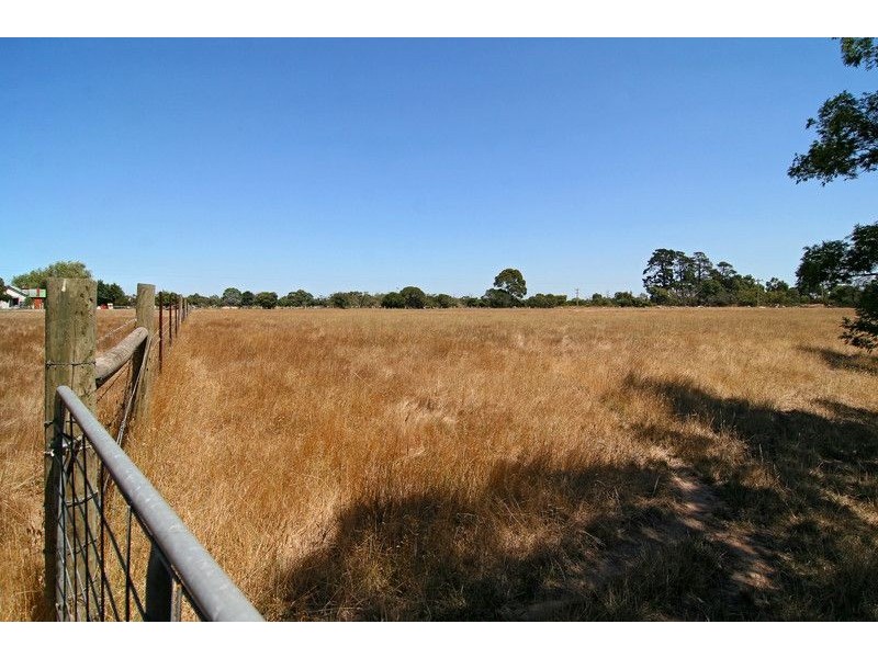 109 Tyabb Tooradin Rd, Somerville VIC 3912